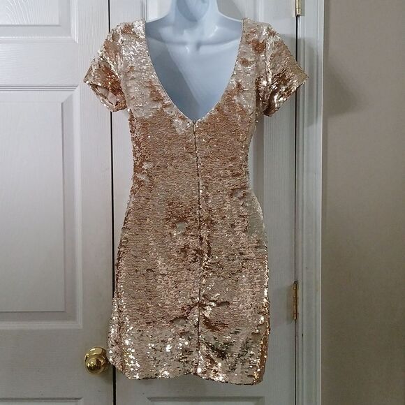 Fab'rik gold/cream sequin mini short sleeve mini dress Sz M EUC - Picture 4 of 7